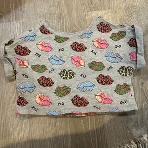 The Children's Place Gray Top with Colorful Lips Design- girls size 10